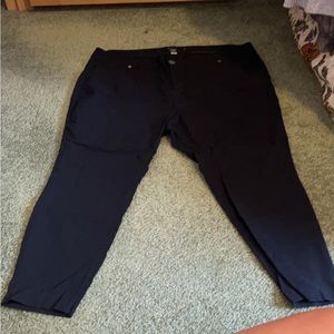 Torrid extra short pants size 24 new without tags to big bought by mistake